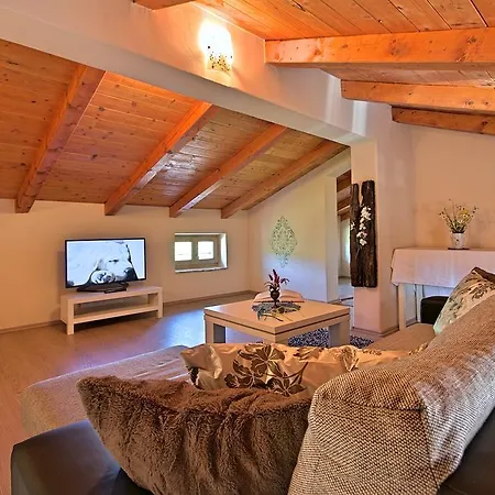 Βίλα Angela E Giovanni *