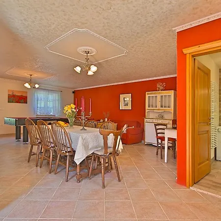 Βίλα Angela E Giovanni *