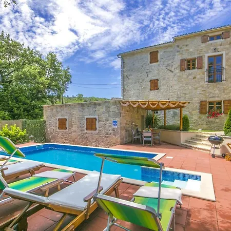 Angela E Giovanni Vižinada