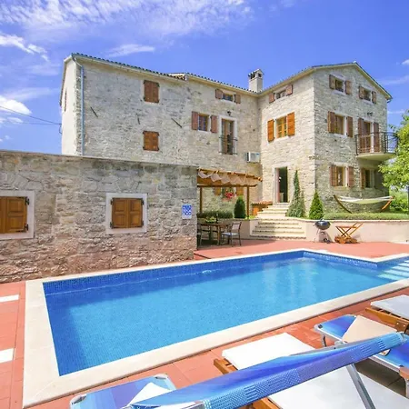 Angela E Giovanni * Vižinada